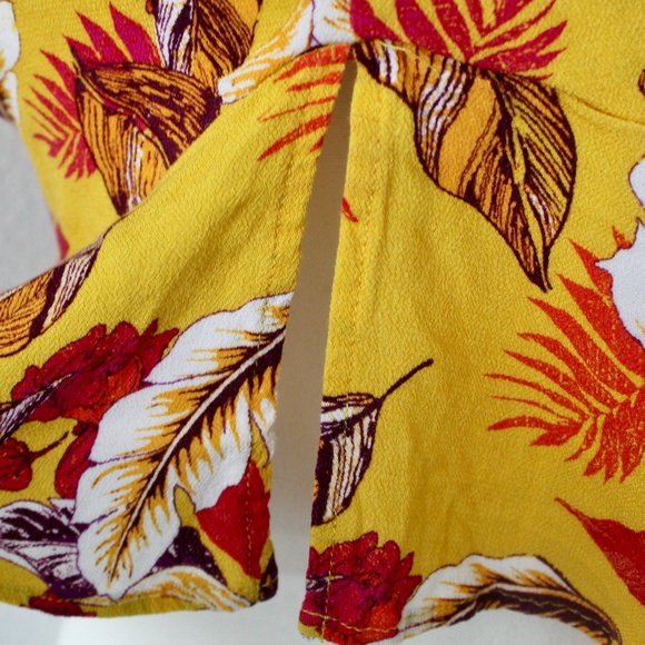 Bright Yellow Tropical Floral Print Cropped Split Ruffle Tank Top - Picture 3 of 9